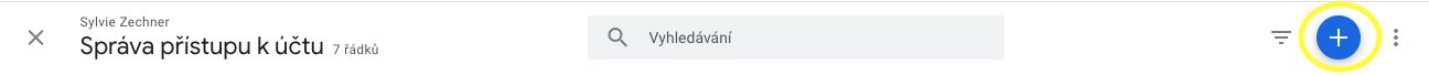 Modré tlačítko plus pro přidání uživatele v GA4